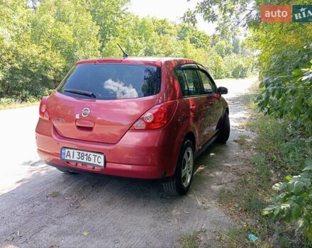 Красный Ниссан Тиида, объемом двигателя 1.6 л и пробегом 179 тыс. км за 6000 $, фото 6 на Automoto.ua