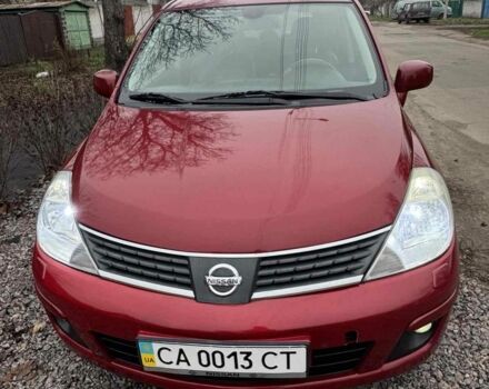 Красный Ниссан Тиида, объемом двигателя 1.6 л и пробегом 145 тыс. км за 5387 $, фото 3 на Automoto.ua