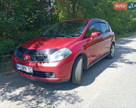 Красный Ниссан Тиида, объемом двигателя 1.6 л и пробегом 179 тыс. км за 6000 $, фото 3 на Automoto.ua