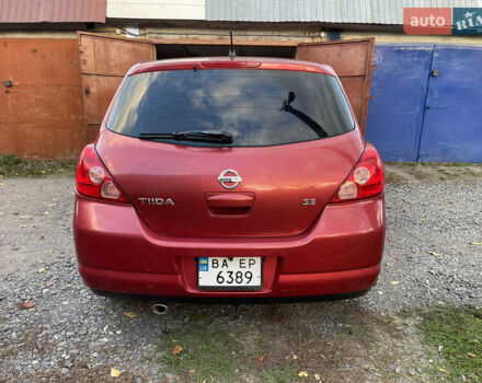 Червоний Ніссан Тііда, об'ємом двигуна 1.6 л та пробігом 147 тис. км за 5000 $, фото 3 на Automoto.ua