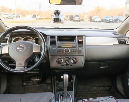 Червоний Ніссан Тііда, об'ємом двигуна 1.6 л та пробігом 213 тис. км за 6000 $, фото 3 на Automoto.ua