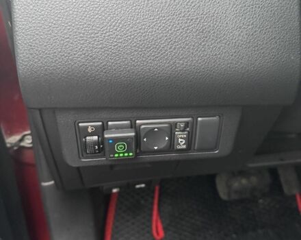 Красный Ниссан Тиида, объемом двигателя 1.6 л и пробегом 145 тыс. км за 5387 $, фото 4 на Automoto.ua