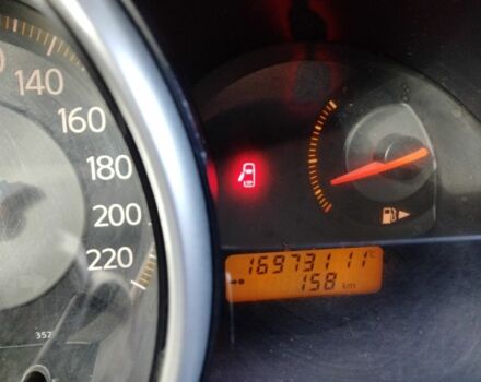 Красный Ниссан Тиида, объемом двигателя 1.6 л и пробегом 170 тыс. км за 5600 $, фото 7 на Automoto.ua