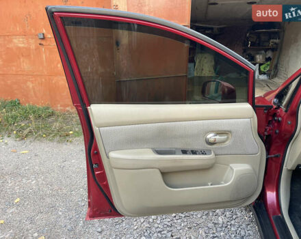 Червоний Ніссан Тііда, об'ємом двигуна 1.6 л та пробігом 147 тис. км за 5000 $, фото 4 на Automoto.ua