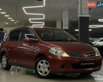 Красный Ниссан Тиида, объемом двигателя 1.5 л и пробегом 68 тыс. км за 7599 $, фото 4 на Automoto.ua