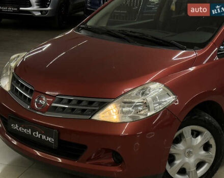 Красный Ниссан Тиида, объемом двигателя 1.5 л и пробегом 68 тыс. км за 7599 $, фото 1 на Automoto.ua
