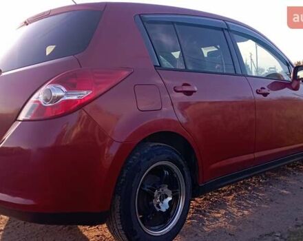 Красный Ниссан Тиида, объемом двигателя 1.5 л и пробегом 59 тыс. км за 7500 $, фото 2 на Automoto.ua