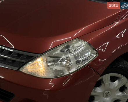 Красный Ниссан Тиида, объемом двигателя 1.5 л и пробегом 68 тыс. км за 7599 $, фото 2 на Automoto.ua