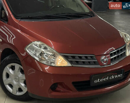 Красный Ниссан Тиида, объемом двигателя 1.5 л и пробегом 68 тыс. км за 7599 $, фото 5 на Automoto.ua
