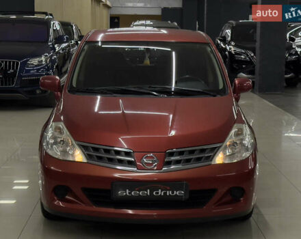 Красный Ниссан Тиида, объемом двигателя 1.5 л и пробегом 68 тыс. км за 7599 $, фото 3 на Automoto.ua