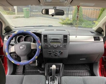 Красный Ниссан Тиида, объемом двигателя 1.6 л и пробегом 59 тыс. км за 9900 $, фото 4 на Automoto.ua