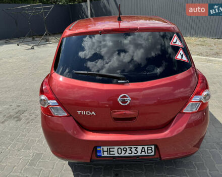 Красный Ниссан Тиида, объемом двигателя 1.6 л и пробегом 67 тыс. км за 7200 $, фото 4 на Automoto.ua