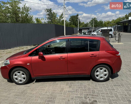 Красный Ниссан Тиида, объемом двигателя 1.6 л и пробегом 67 тыс. км за 7200 $, фото 5 на Automoto.ua