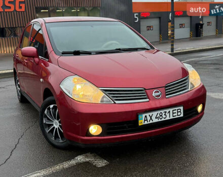 Красный Ниссан Тиида, объемом двигателя 1.6 л и пробегом 118 тыс. км за 5850 $, фото 1 на Automoto.ua