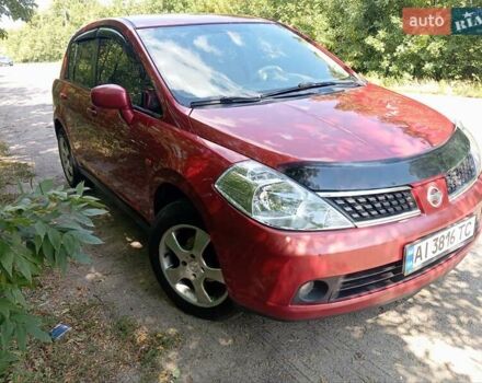Красный Ниссан Тиида, объемом двигателя 1.6 л и пробегом 179 тыс. км за 6000 $, фото 1 на Automoto.ua