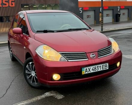 Красный Ниссан Тиида, объемом двигателя 1.6 л и пробегом 118 тыс. км за 5850 $, фото 1 на Automoto.ua
