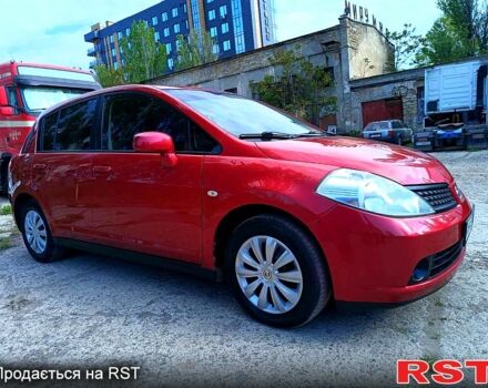 Красный Ниссан Тиида, объемом двигателя 1.6 л и пробегом 175 тыс. км за 5900 $, фото 1 на Automoto.ua