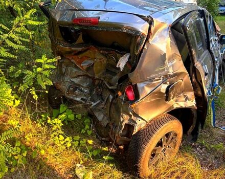 Ниссан Тиида, объемом двигателя 1.6 л и пробегом 260 тыс. км за 2500 $, фото 3 на Automoto.ua