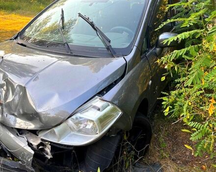 Ниссан Тиида, объемом двигателя 1.6 л и пробегом 260 тыс. км за 2500 $, фото 2 на Automoto.ua
