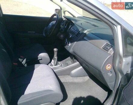 Ниссан Тиида, объемом двигателя 1.6 л и пробегом 195 тыс. км за 5850 $, фото 5 на Automoto.ua