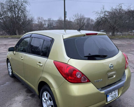 Желтый Ниссан Тиида, объемом двигателя 1.6 л и пробегом 171 тыс. км за 5799 $, фото 3 на Automoto.ua