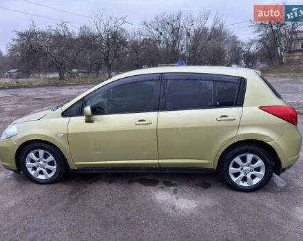 Желтый Ниссан Тиида, объемом двигателя 1.6 л и пробегом 171 тыс. км за 5799 $, фото 4 на Automoto.ua