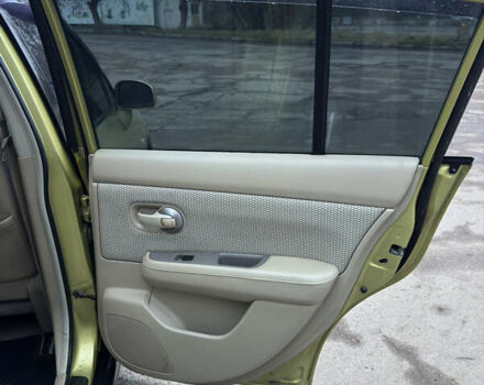 Желтый Ниссан Тиида, объемом двигателя 1.6 л и пробегом 171 тыс. км за 5799 $, фото 11 на Automoto.ua