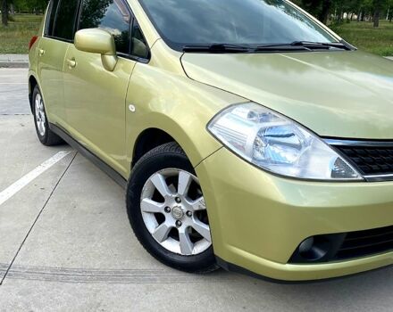 Желтый Ниссан Тиида, объемом двигателя 1.6 л и пробегом 155 тыс. км за 4799 $, фото 1 на Automoto.ua