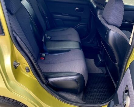 Желтый Ниссан Тиида, объемом двигателя 1.6 л и пробегом 155 тыс. км за 4799 $, фото 6 на Automoto.ua