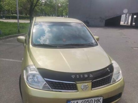 Ніссан Тііда 2008 у Києві на Automoto.ua Жовтий Ніссан Тііда, об'ємом двигуна 1.6 л та пробігом 123 тис. км за 6000 $, фото 1 на Automoto.ua