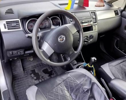 Серый Ниссан Тиида, объемом двигателя 1.6 л и пробегом 185 тыс. км за 5200 $, фото 4 на Automoto.ua