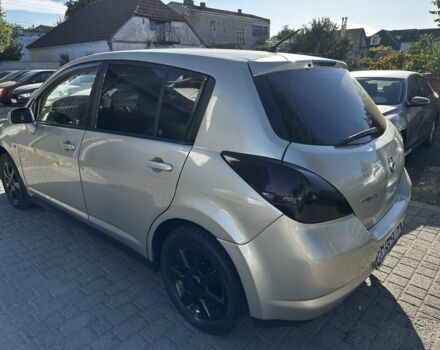 Сірий Ніссан Тііда, об'ємом двигуна 1.8 л та пробігом 200 тис. км за 5500 $, фото 2 на Automoto.ua