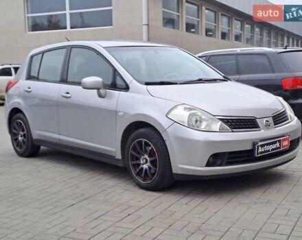 Серый Ниссан Тиида, объемом двигателя 1.6 л и пробегом 182 тыс. км за 6140 $, фото 2 на Automoto.ua