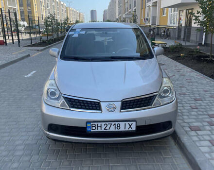 Серый Ниссан Тиида, объемом двигателя 1.6 л и пробегом 249 тыс. км за 5200 $, фото 1 на Automoto.ua