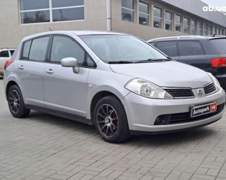 Серый Ниссан Тиида, объемом двигателя 1.6 л и пробегом 182 тыс. км за 6140 $, фото 2 на Automoto.ua