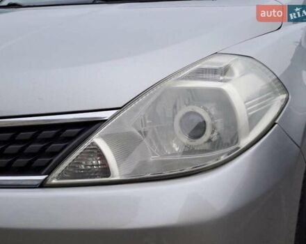 Серый Ниссан Тиида, объемом двигателя 1.6 л и пробегом 182 тыс. км за 6140 $, фото 7 на Automoto.ua