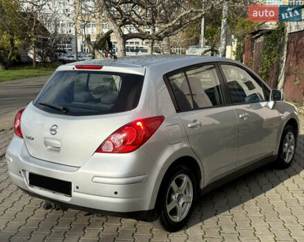Серый Ниссан Тиида, объемом двигателя 1.6 л и пробегом 167 тыс. км за 7450 $, фото 3 на Automoto.ua