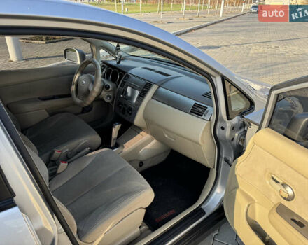 Серый Ниссан Тиида, объемом двигателя 1.6 л и пробегом 161 тыс. км за 5700 $, фото 16 на Automoto.ua