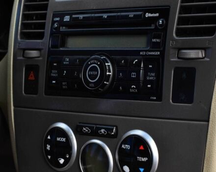 Серый Ниссан Тиида, объемом двигателя 1.8 л и пробегом 182 тыс. км за 5650 $, фото 14 на Automoto.ua