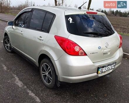 Серый Ниссан Тиида, объемом двигателя 1.6 л и пробегом 271 тыс. км за 5000 $, фото 5 на Automoto.ua