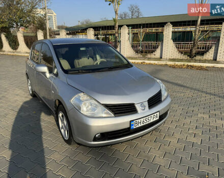 Серый Ниссан Тиида, объемом двигателя 1.6 л и пробегом 161 тыс. км за 5700 $, фото 2 на Automoto.ua