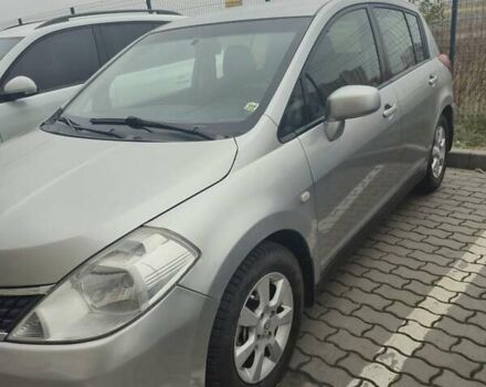 Серый Ниссан Тиида, объемом двигателя 1.6 л и пробегом 174 тыс. км за 5500 $, фото 1 на Automoto.ua