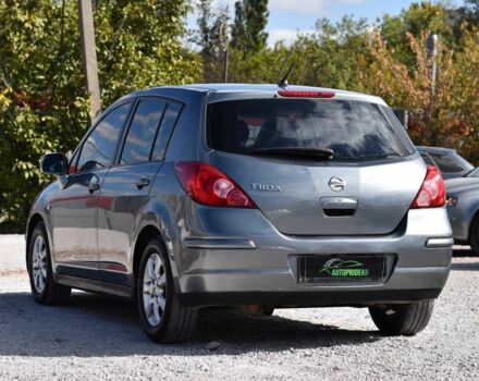 Серый Ниссан Тиида, объемом двигателя 1.8 л и пробегом 182 тыс. км за 5650 $, фото 4 на Automoto.ua