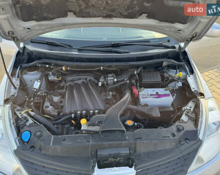 Серый Ниссан Тиида, объемом двигателя 1.6 л и пробегом 161 тыс. км за 5700 $, фото 21 на Automoto.ua