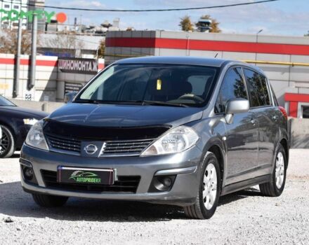 Серый Ниссан Тиида, объемом двигателя 1.8 л и пробегом 182 тыс. км за 5650 $, фото 5 на Automoto.ua