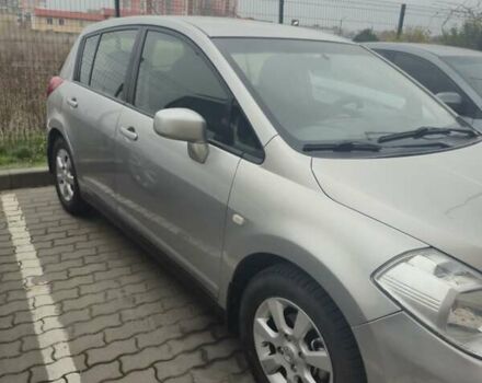 Серый Ниссан Тиида, объемом двигателя 1.6 л и пробегом 174 тыс. км за 5500 $, фото 2 на Automoto.ua