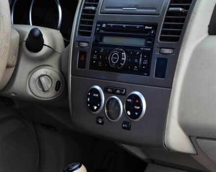 Серый Ниссан Тиида, объемом двигателя 1.8 л и пробегом 182 тыс. км за 5650 $, фото 13 на Automoto.ua