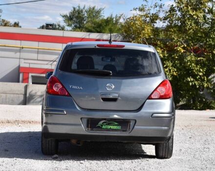 Серый Ниссан Тиида, объемом двигателя 1.8 л и пробегом 182 тыс. км за 5650 $, фото 3 на Automoto.ua