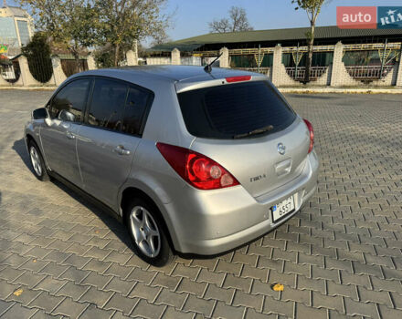 Серый Ниссан Тиида, объемом двигателя 1.6 л и пробегом 161 тыс. км за 5700 $, фото 9 на Automoto.ua