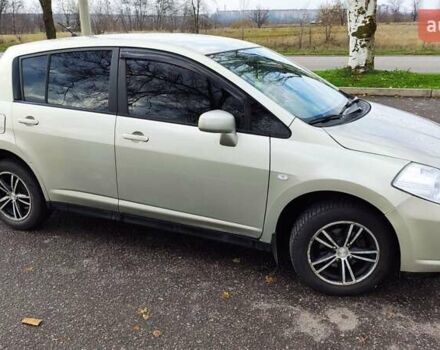 Серый Ниссан Тиида, объемом двигателя 1.6 л и пробегом 271 тыс. км за 5000 $, фото 7 на Automoto.ua